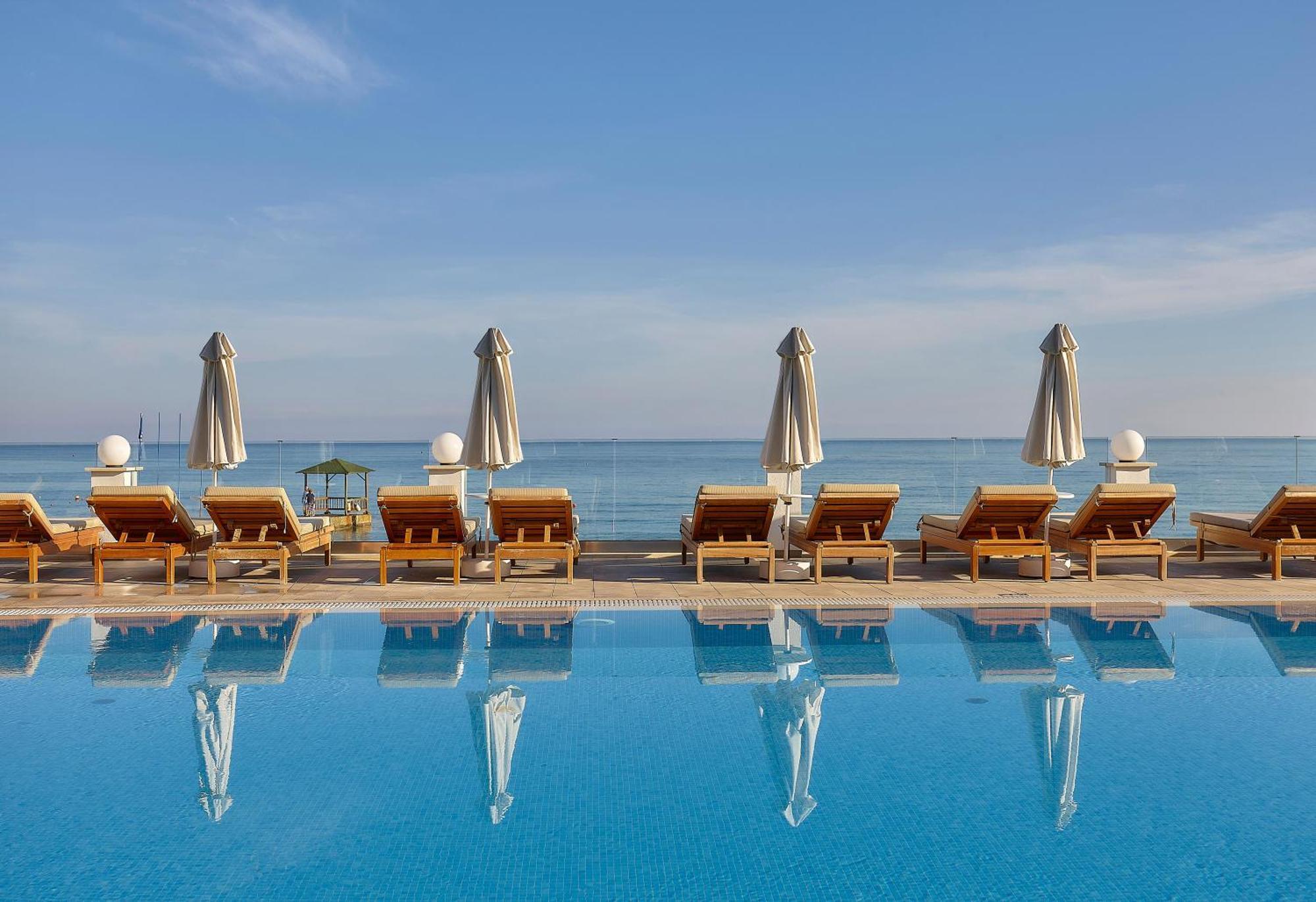 Alexander Beach Hotel & Village Resort Malia  Bagian luar foto