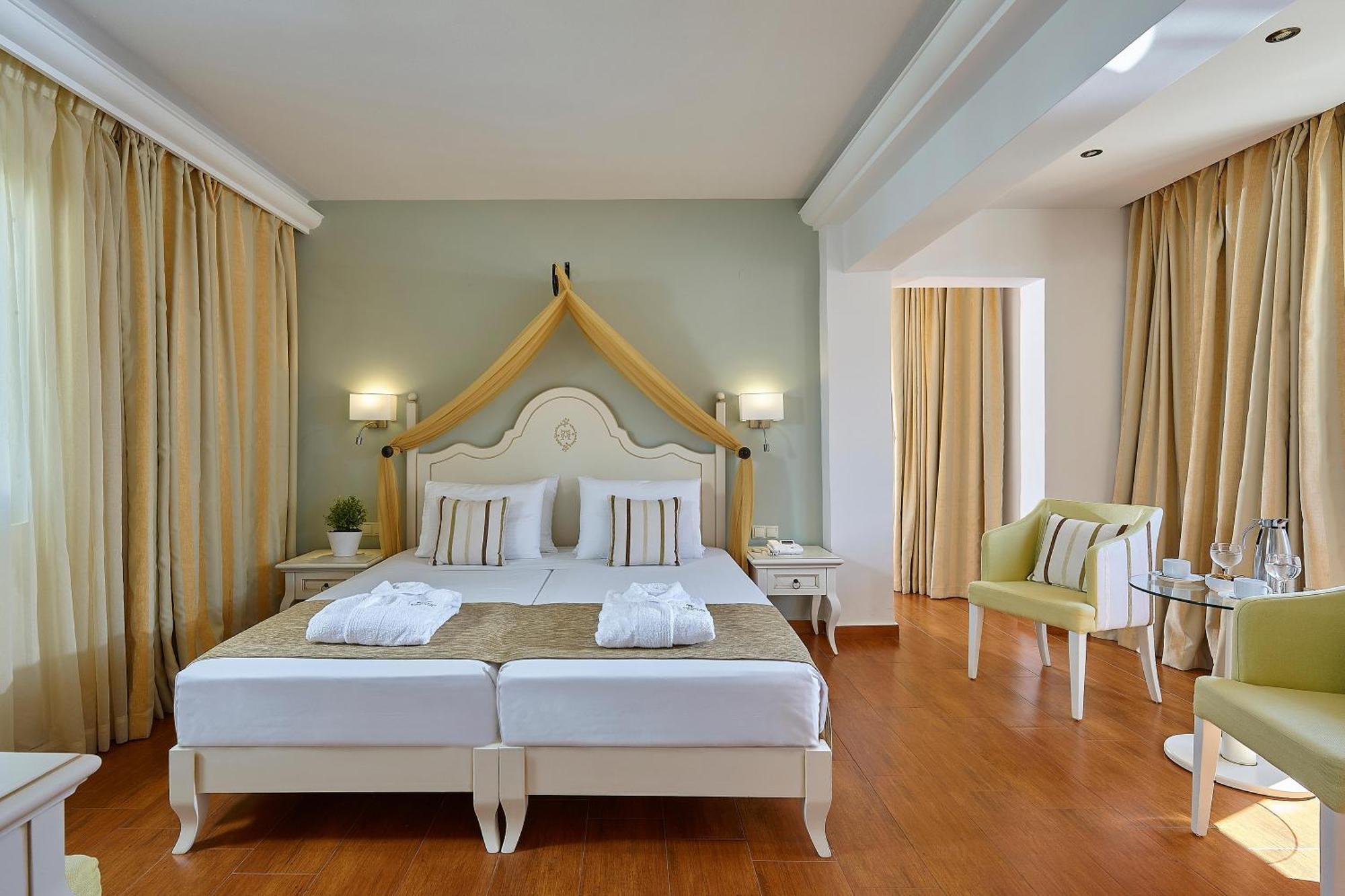 Alexander Beach Hotel & Village Resort Malia  Bagian luar foto